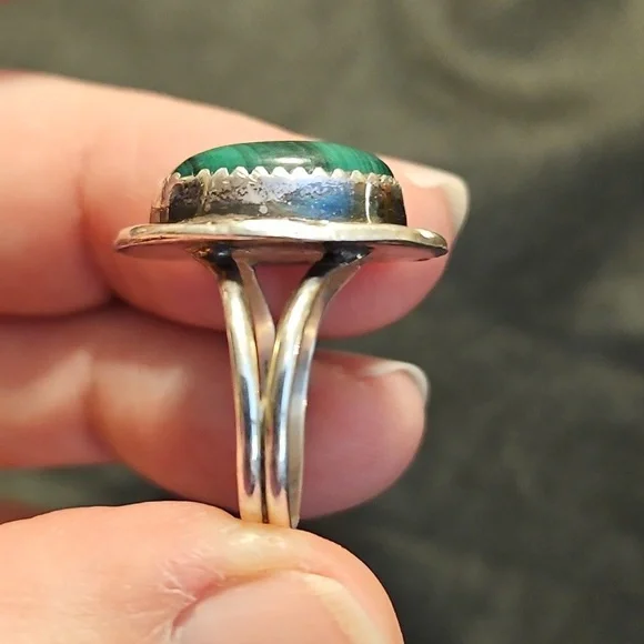 Sterling Silver Ring with Malachite Stone - Picture 2 of 6